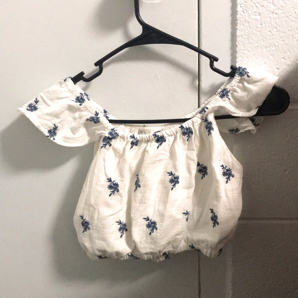 Cropped white top